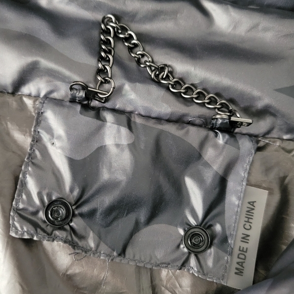 MyAnorak Black Camo Pattern Crop Sleeve Puffer Jacket - Picture 12 of 14